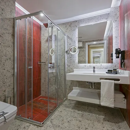& Hotell 5*