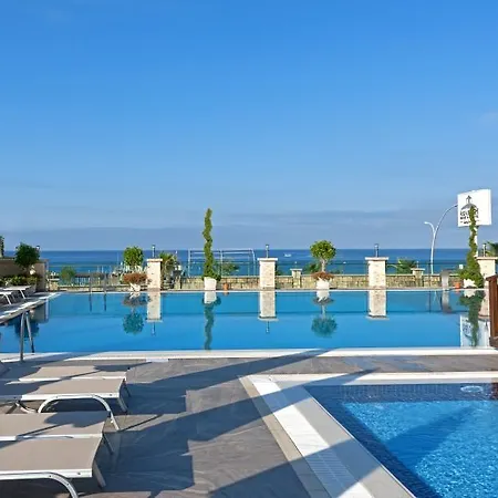 Hotel & 5*
