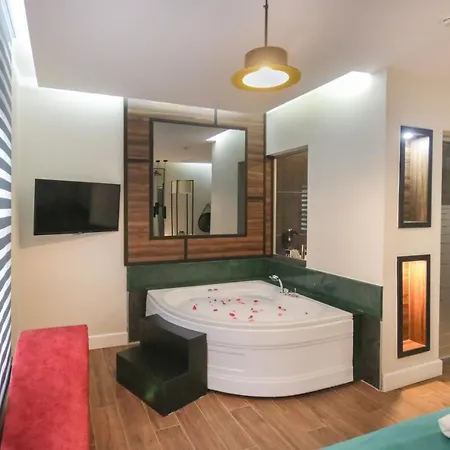 & Hotel 5*